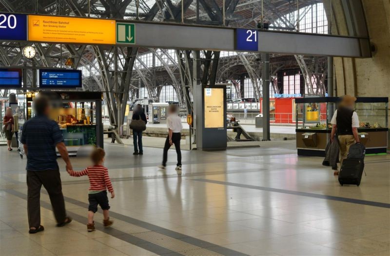 Hbf, Bahnsteigkopf, Gleis 21