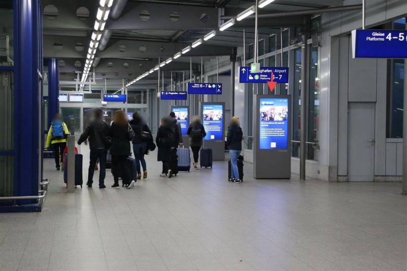 Flughafen Fernbf,Abg. zu d.a. EG anl. Gl.,Rollbahn