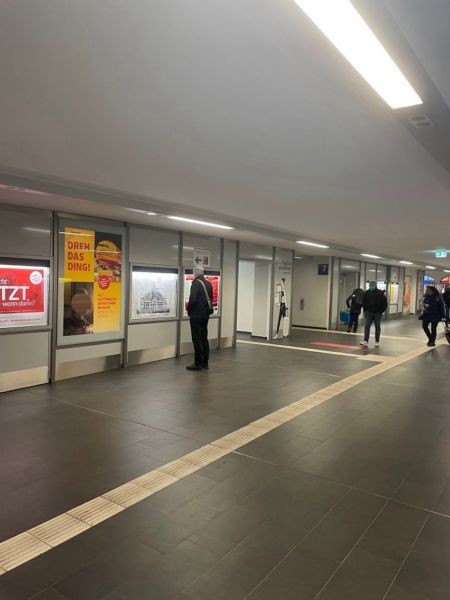 Hbf, Personentunnel West zw. Aufzug Gleis 5 und 6