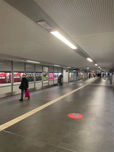 Hbf, Personentunnel West links neben Aufzug Gl. 4