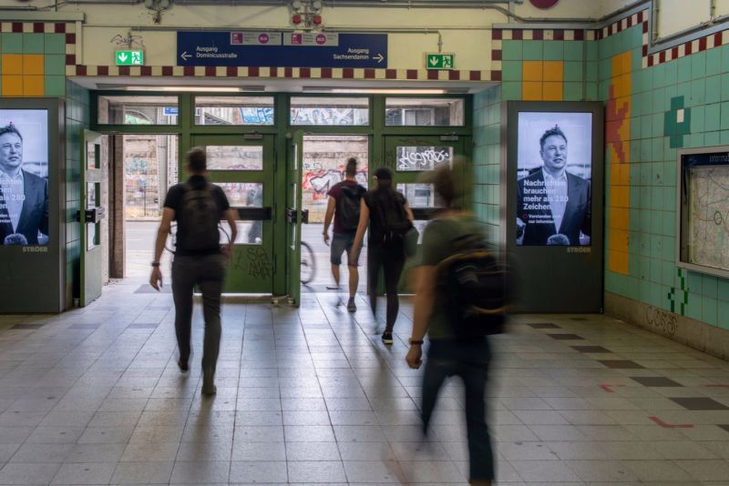 S-Bf Schöneberg,EH re.neb.Ausg. Dominikusstr.