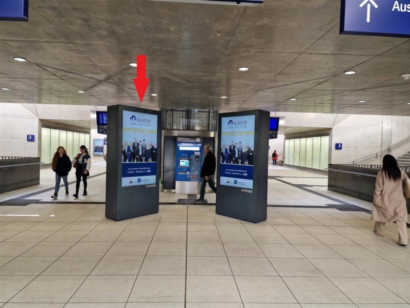 Hbf, zw. Gl. 1/2, Ri. Gl. 2, li. Sto.
