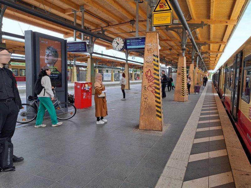 S-Bf Schöneweide, Bstg. A, 3. Sto.,Si. Ri. E.-Geb.