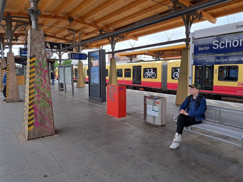S-Bf Schöneweide, Bstg. B, 1. Sto.,Si. Ri.Vorpl J.