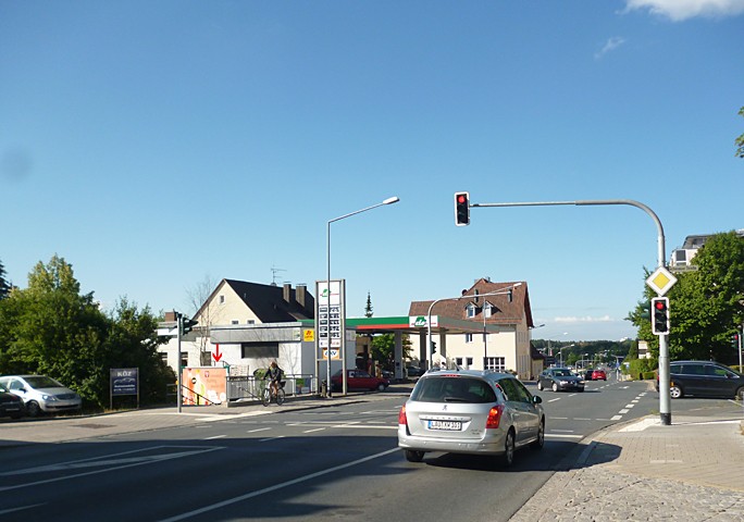 Sichartstraße, Fußweg zur Nürnberger Straße, ESSO