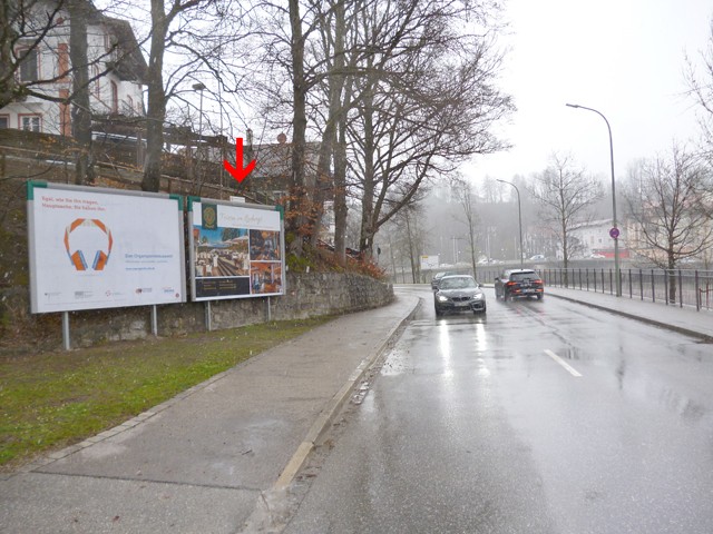 Bockschützstr. Einf. Parkplatz nh. Isarleitenweg (rechts)