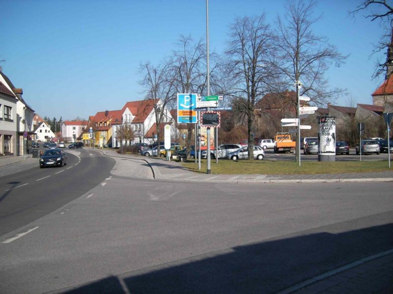 Otto-Schrimpf-Str. nh. / Städtlerstr. (Parkplatz)