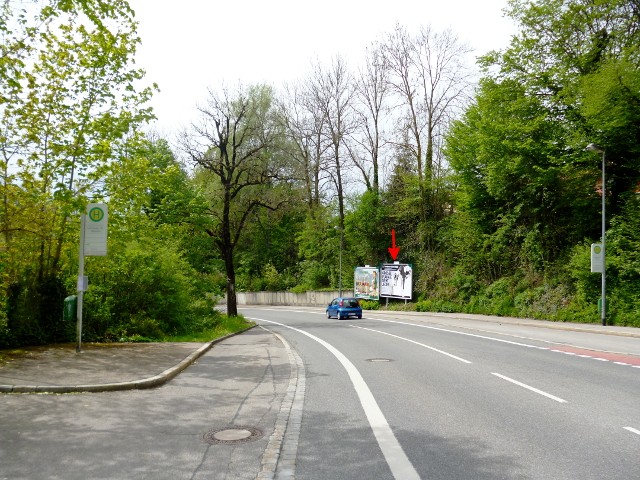 Lenzfrieder Straße gg. 22 / Görresweg nh. Bush. (rechts)