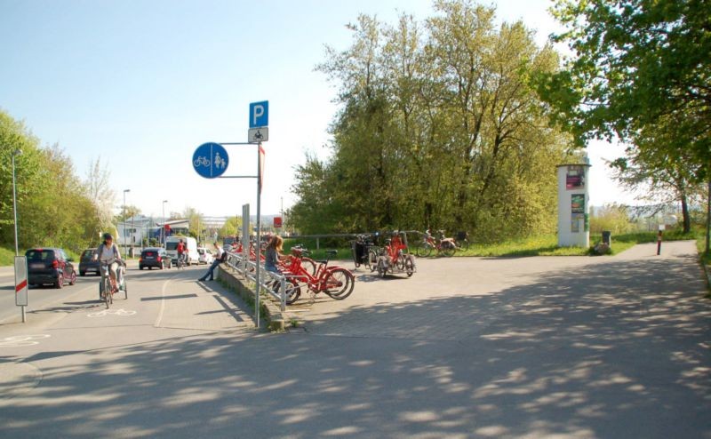 Riedstr/Bahnhof/Fahrradparkplatz