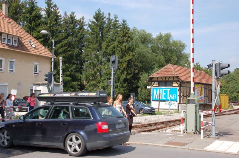 Bahnhofstr/bei Bahnübergang (parallel)