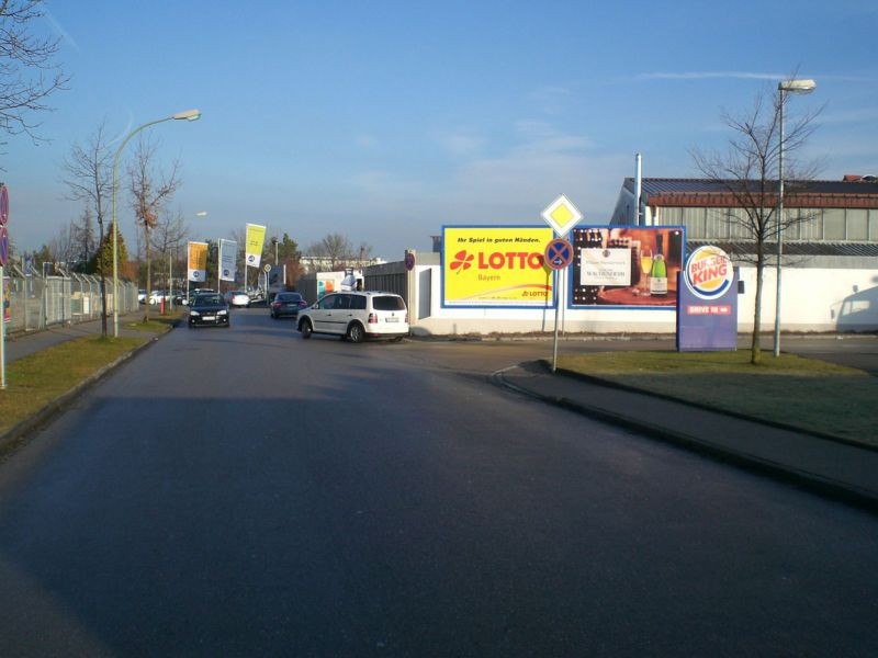 Lechfeldstr. 114/Burger King/Ein-u.Ausfahrt (quer zur Str)