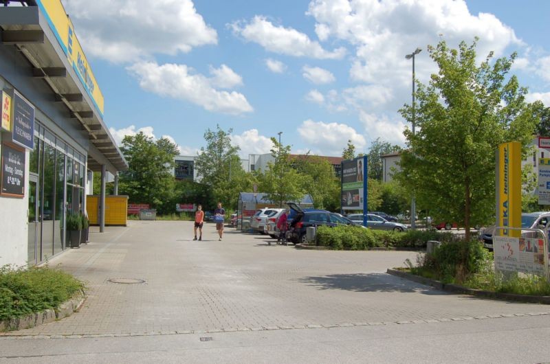 Breslauer Weg 113 /Edeka/geg. Eingang/Sicht Markt