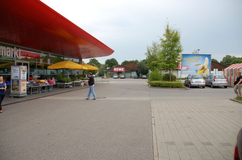 Im Ballenmoos 2 /Feneberg/geg. Eingang (Sicht Markt)