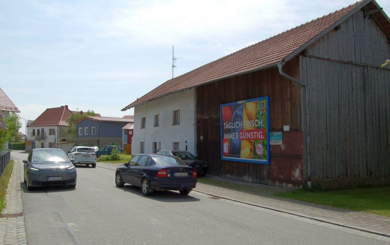Ortenburger Str. 3  (Schmidham)