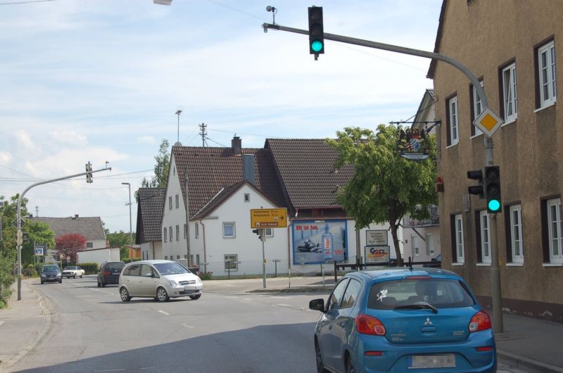 Türkheimer Str. 2/Mittelneufnacher Str (quer zur Kreuzung)