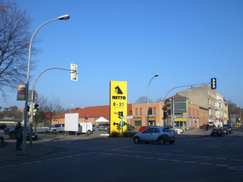 Bernauer Str/B 273 /Netto/Einfahrt (Sicht Kreuzung)