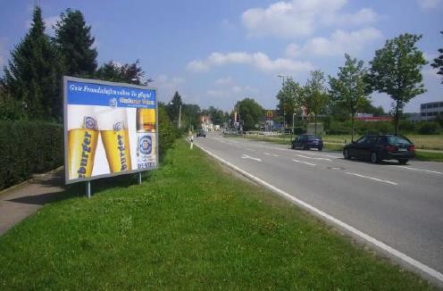 Ulmer Str/Kreuzung Wetzlerstr/B 10 (quer zur Str)