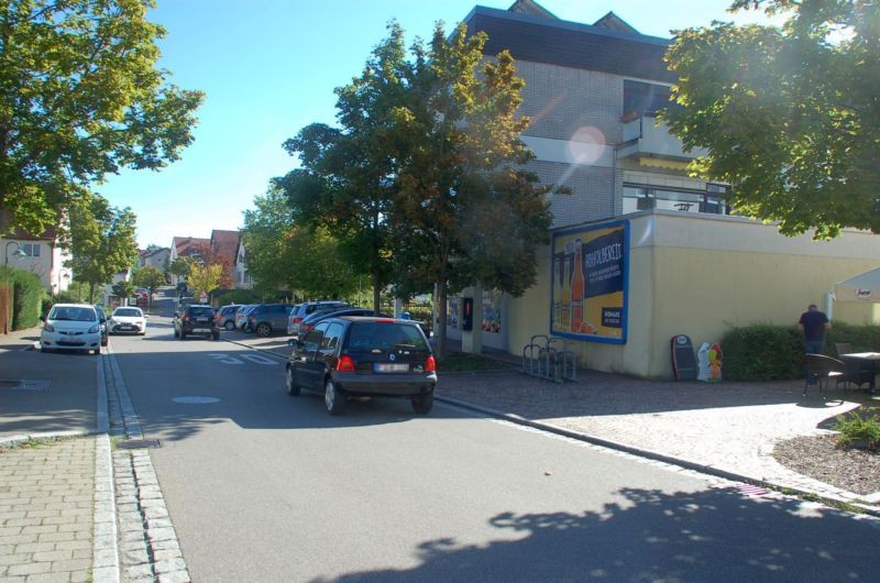 Marktplatz 5 /Edeka/rts vom Eingang