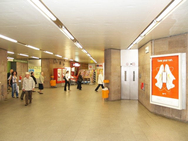 U-Bahnhof Weißer Turm