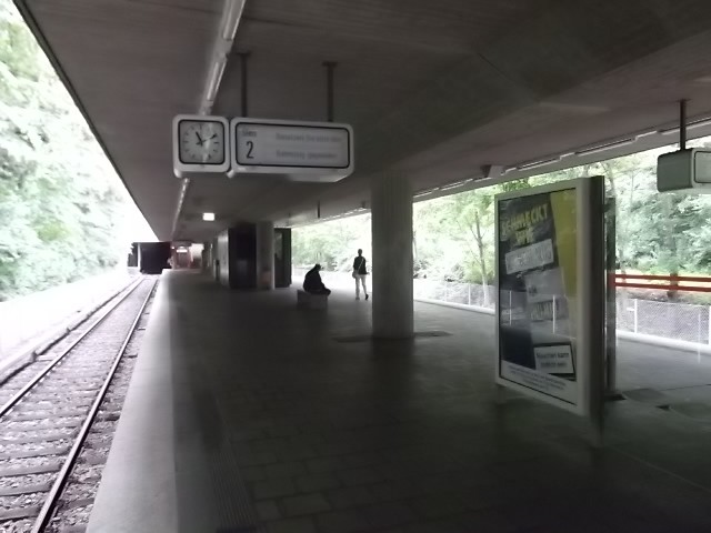 U-Bahnhof Bauernfeindstr. W+