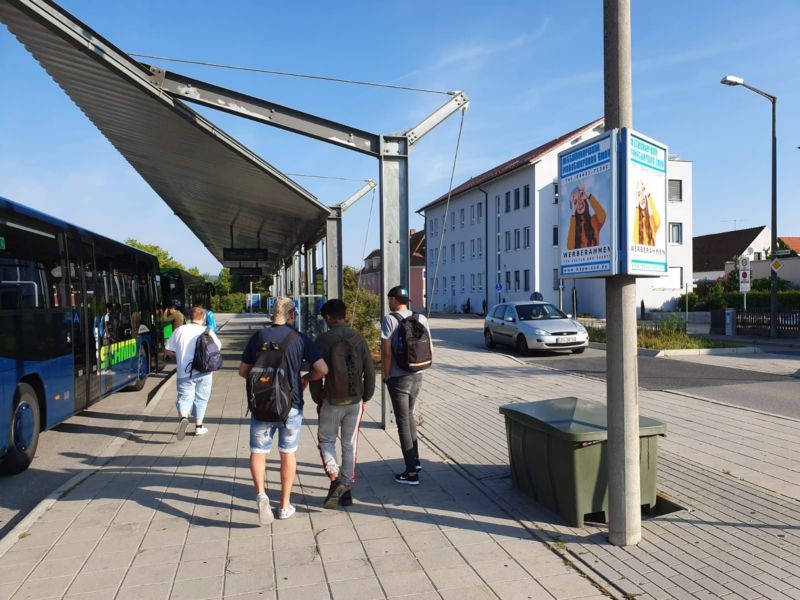 Bahnhofsplatz - Busbahnhof STS
