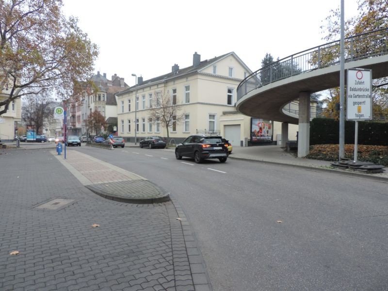 Schüllerplatz   1