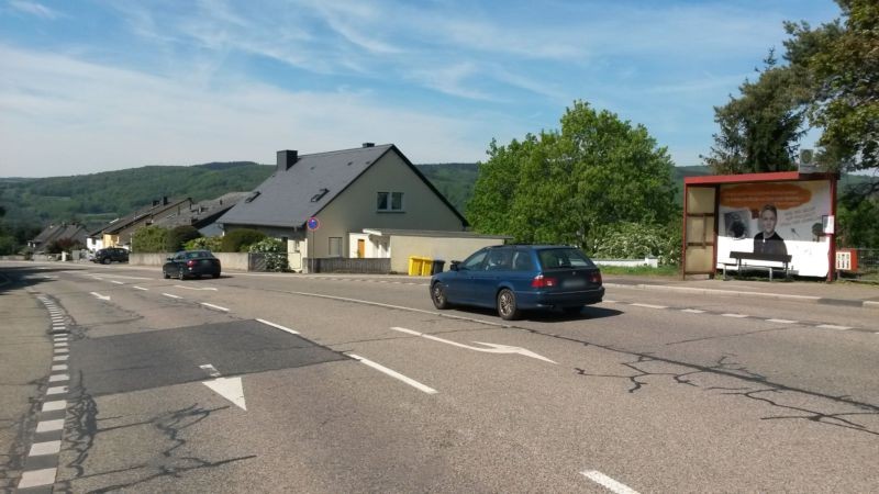 Rheinhöhenweg  65 re/Hst Lahneck ew