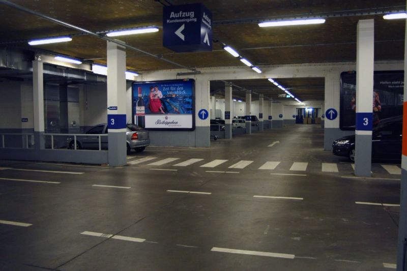 Plöner Str. 8 Metro