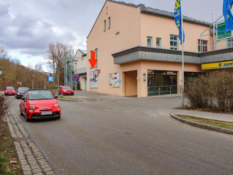 Auwiesenweg 34 E-center (li)