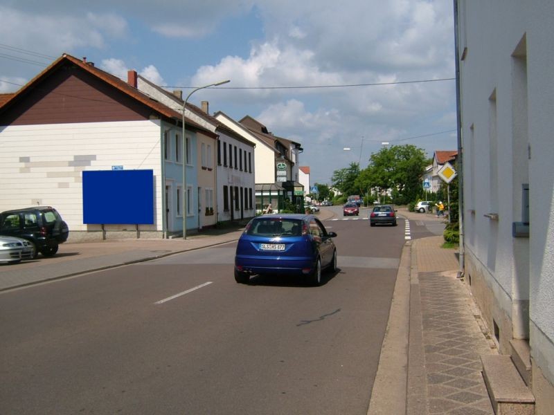 Donaustr 6 (L 141) quer Zentrum