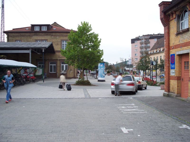 Bahnhofsvorplatz/Bahnhofstr.
