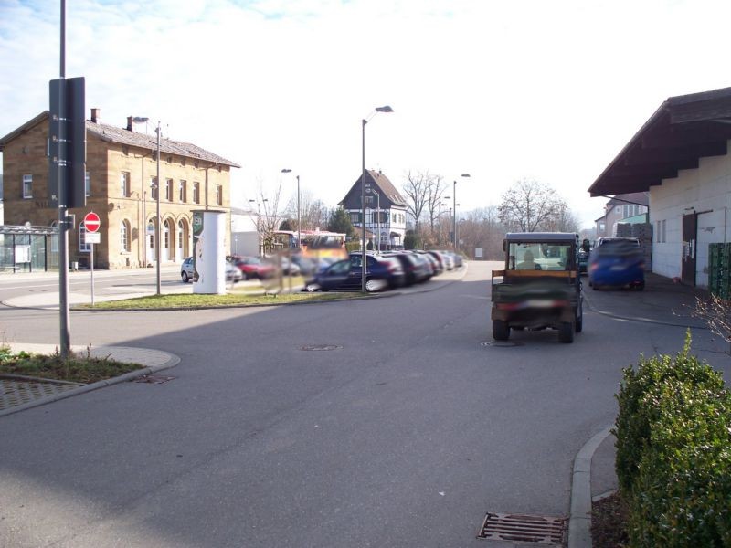 Raiffeisenstr./Bahnhofsvorplatz