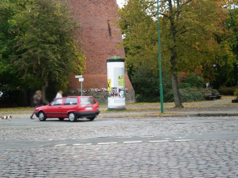 Schillerstr./Vor dem Neuperver Tor (am Wasserturm)