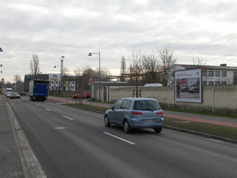 Dessauer Str. (B185)  Teichweg