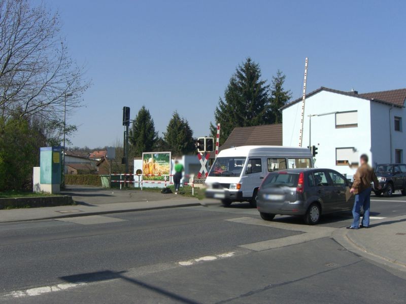 Wetteraustr. 74 (B 455)  Bahnhof