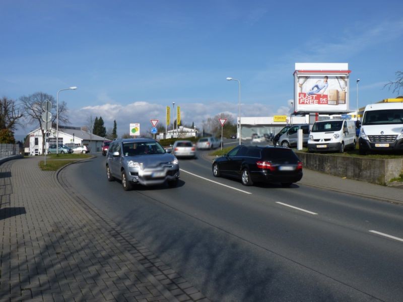 Frankfurter Str. 50 (B 456)  VS (Kreisverkehr) / Kurbacher Weg