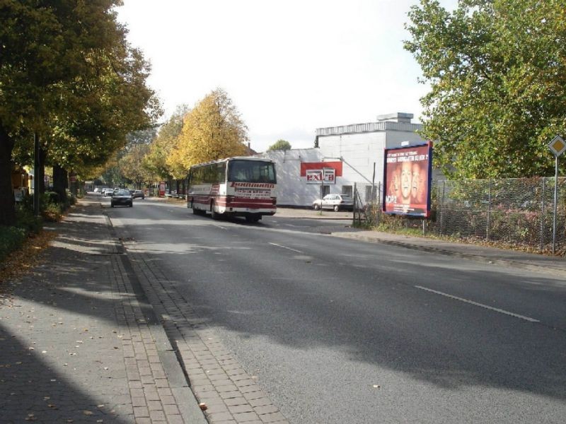 Bahnhofstr. /Ostpreußenweg links