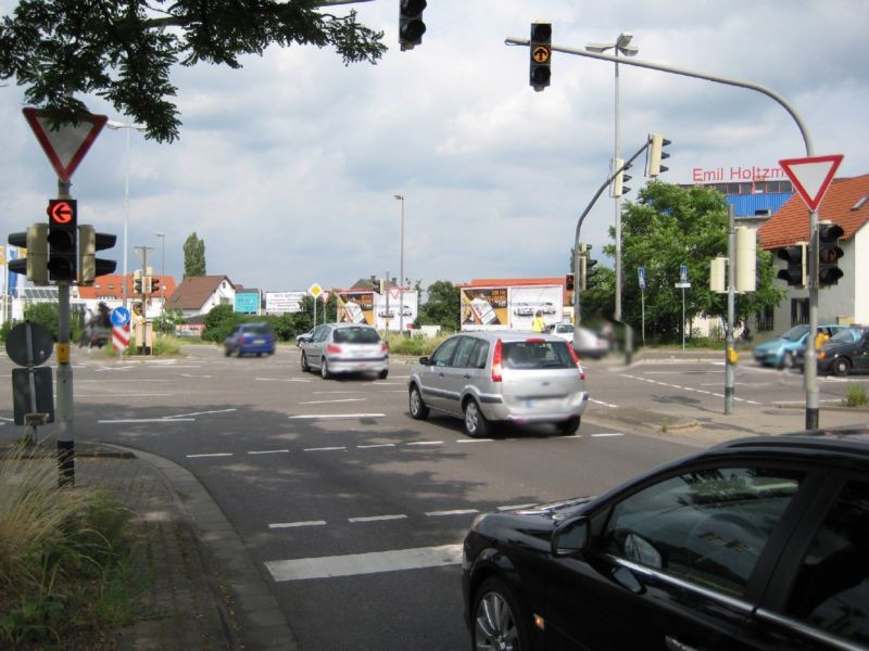 Waldseer Str.  (L 534) /Landwehrstr. (Kreisverkehr)