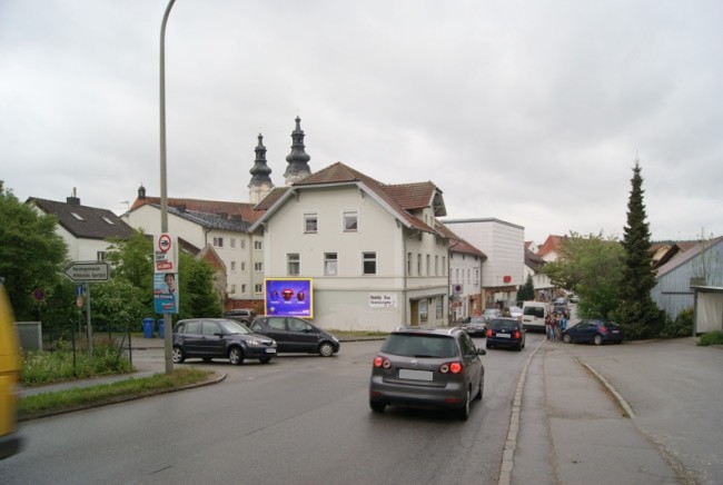 Passauer Str.  / Schulstr. quer