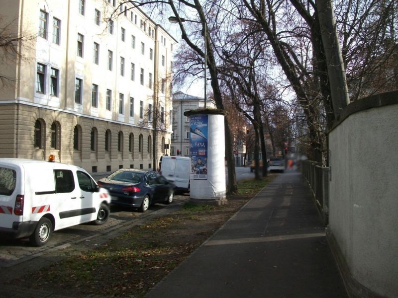 Holbeinstraße/gg. Hs.-Nr.8