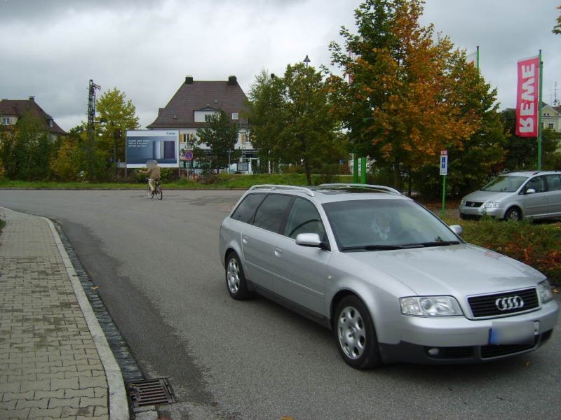 Fabrikweg/Si. REWE, Friedrich-Ebert-Str.