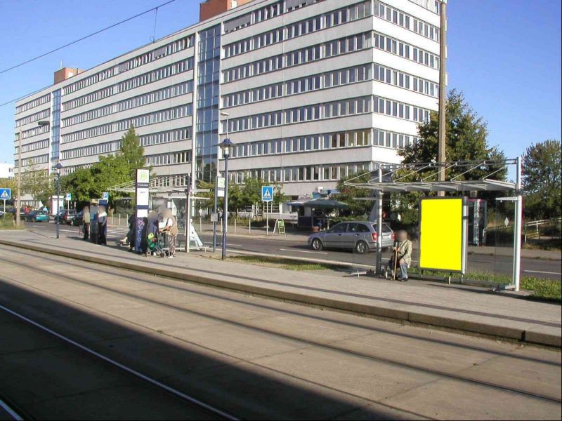 Dreescher Markt Ri.City re/Bahn-/FGU/Sicht Bahn