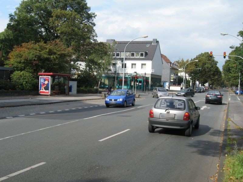 Großenbaumer Allee 255/Nh. Lindenstr./We.li.