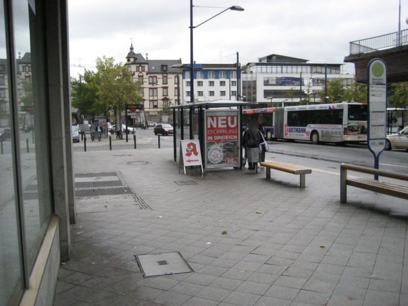 Marktplatz 9/Bussteig 2/außen