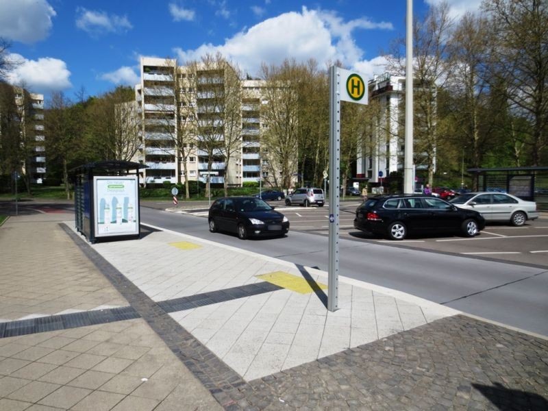 Graf-Bernadotte-Platz saw./außen