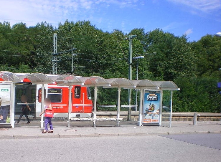 Bahnhofstr. 78, Bussteig 1, 2.WH, re.Vi.