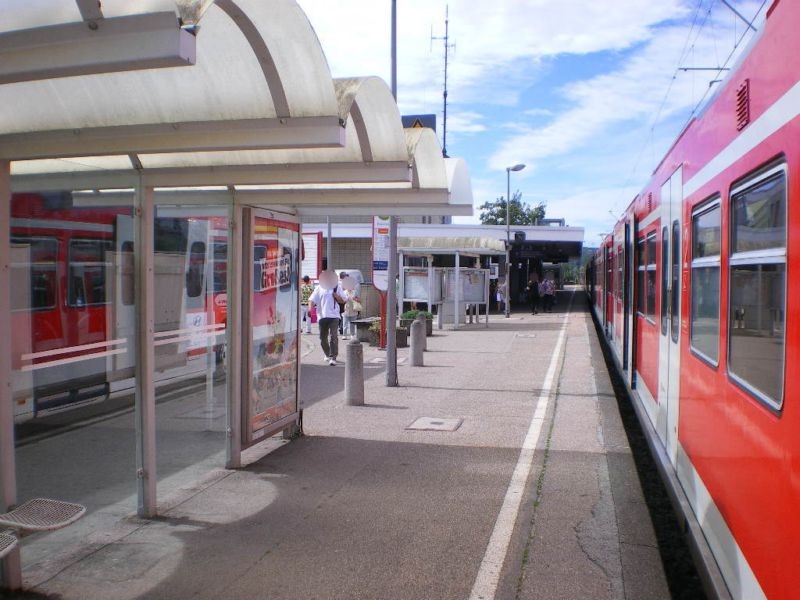Bahnhofstr. 78, S-Bahnsteig 1, 2.WH, re.Vi.