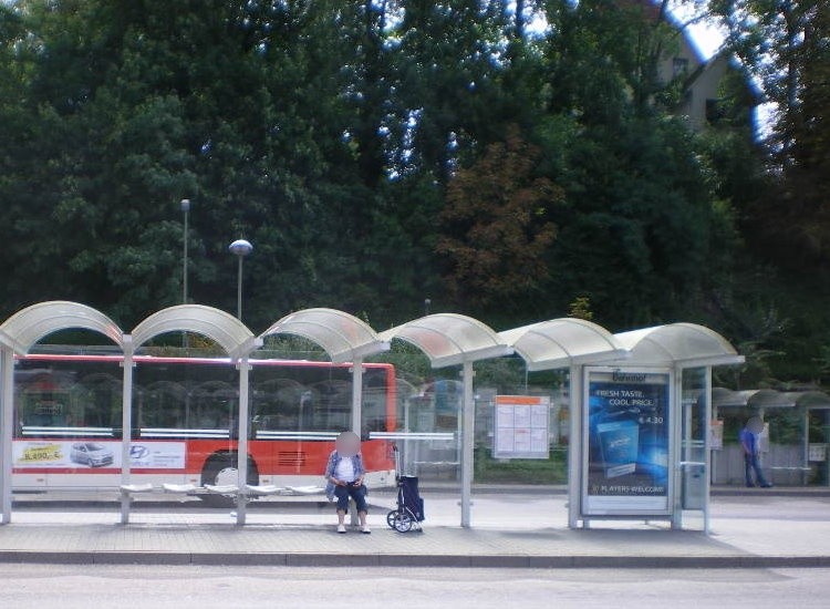 Bahnhofstr. 78, Bussteig 2, 1.WH, re.Vi.