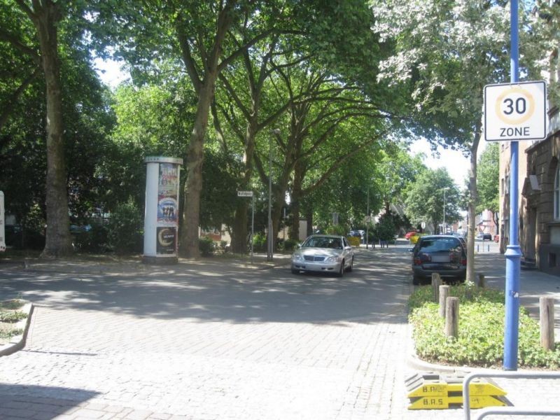 Moltkeplatz/Heinrichstr. geg. 16/We.li.
