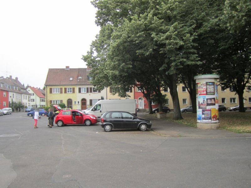 Theodor-Fischer-Platz   2/Grünanlage